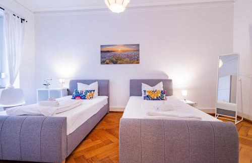 Freiburg im Breisgau Apartment | Central StayInn Suite: Family-Friendly Comfort Awaits
