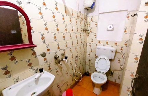 Tarapith Hotel | Budget-Friendly STAYMAKER Chakra Nayan Tara Sonu Inn