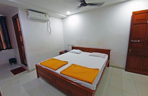 Hubli Hotel | Budget-Friendly Stay at STAYMAKER Shri Shakti Residency