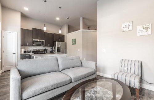 Richardson Apartment | Discover StayOvr at Galatyn Park - Great Guest Ratings!