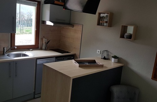 Kaysersberg-Vignoble Cottage | Explore Kaysersberg: Family-Friendly Stay with Breakfast