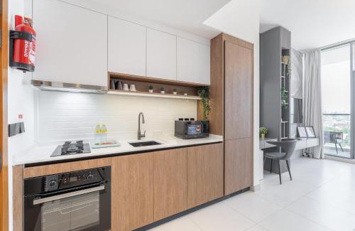 Dubai Apartment | StayShort - Prime Studio that Sleeps 2 in Jebel Ali