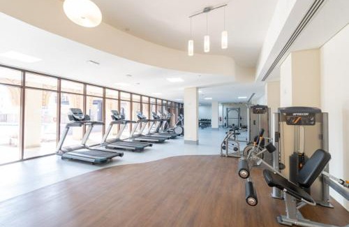 Dubai Apartment | StayShort - Stylish 1-Bedroom Retreat with Pool in Vibrant Jumeirah Golf Estates