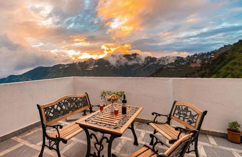 The Mall Road Villa | Discover Arncliff Villa: Family-Friendly Near Mall Road
