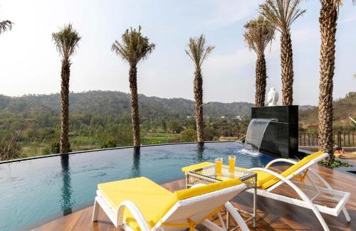 Kishangarh House | Relax at StayVista Brickwood Hill with Infinity Pool & Views
