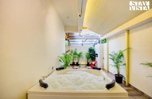 Marra Villa | StayVista at Casa Swarg with BBQ, Jacuzzi