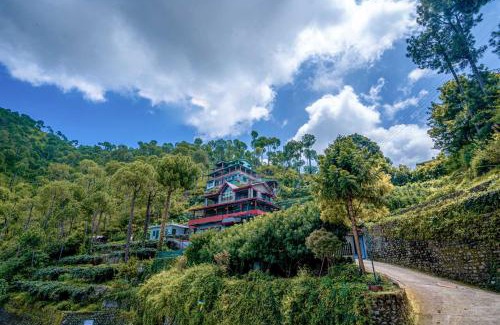 Kumarhatti Villa | Book Your Stay at StayVista's Cecil Cottages Today!