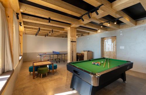 Theog Villa | Comfortable StayVista at DAAFI House with Free Breakfast