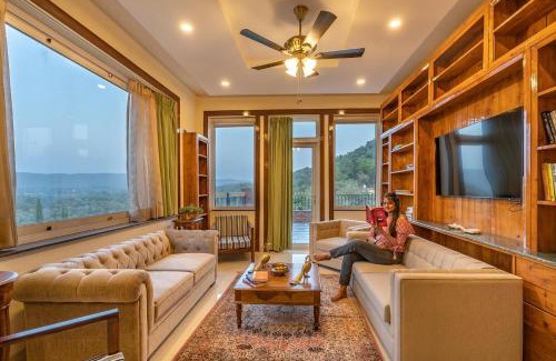 Dera Gopipur Villa | Experience StayVista at Dhauladhar House - Family-Friendly Escape