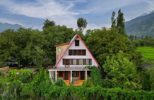 Pahalgam Villa | Discover Comfort at StayVista's Lavender Haze Cottage