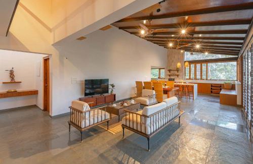 Vythiri Villa | Cozy StayVista at Mountain Rain with Breakfast Included