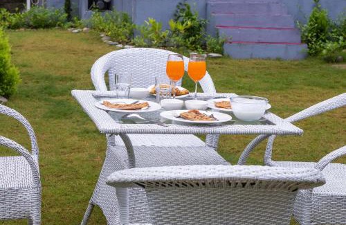 Lansdowne Villa | Exclusive Getaway at StayVista: Pet-Friendly Retreat