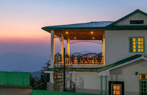 Chail Villa | Explore StayVista at Valleys & Peaks: Family-Friendly Retreat