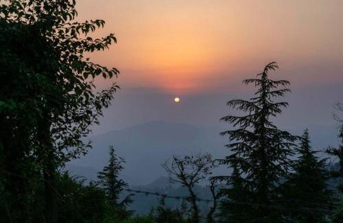 Chail Villa | Explore StayVista at Valleys & Peaks: Family-Friendly Retreat