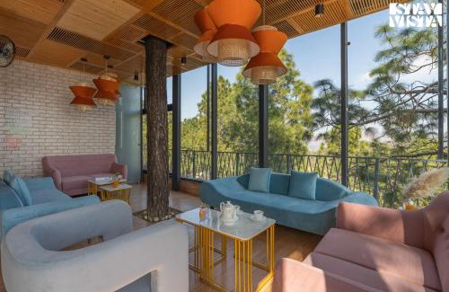 Barog Apartment | Experience StayVista at Serene: Outdoor Bonfire & Family Fun