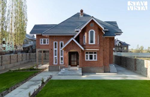Srinagar Villa | StayVista at Shehjar with Mountain View, Garden