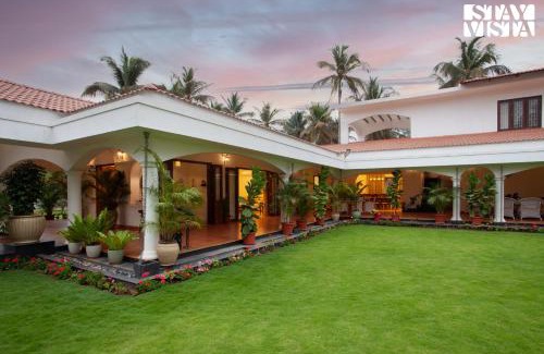 Narasapura Villa | Relax at StayVista Silver Oak Farm with Breakfast Included