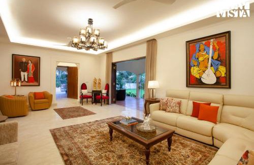 Narasapura Villa | Relax at StayVista Silver Oak Farm with Breakfast Included