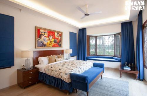 Narasapura Villa | Relax at StayVista Silver Oak Farm with Breakfast Included