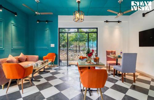 Bullawala Villa | Experience SilverSpring Cottage: Valley View & Bonfire Bliss