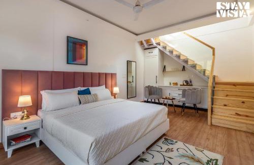 Bullawala Villa | Experience SilverSpring Cottage: Valley View & Bonfire Bliss