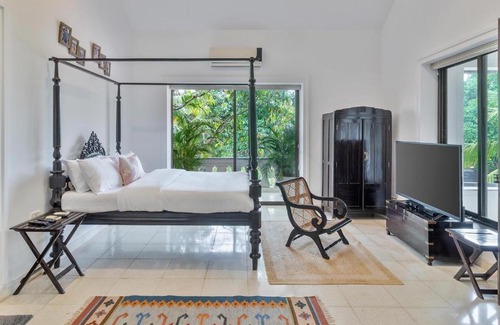 Alto de Porvorim Villa | Pet-Friendly Getaway at StayVista Vintage Hideaway