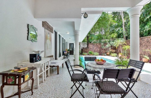 Alto de Porvorim Villa | Pet-Friendly Getaway at StayVista Vintage Hideaway