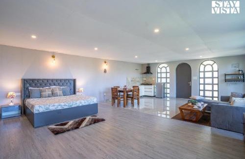 Solan Villa | Relax at StayVista: Walk in the Woods with Family-Friendly Amenities