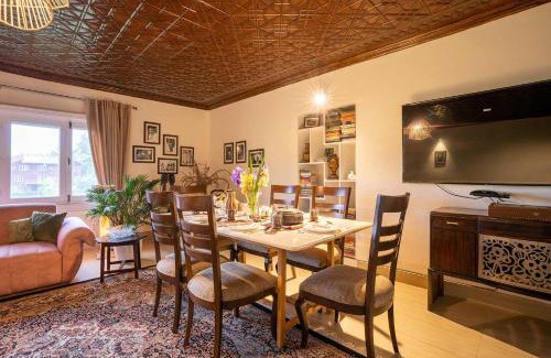 Srinagar Villa | Discover StayVista at Waterside Estate - Pet Friendly Retreat