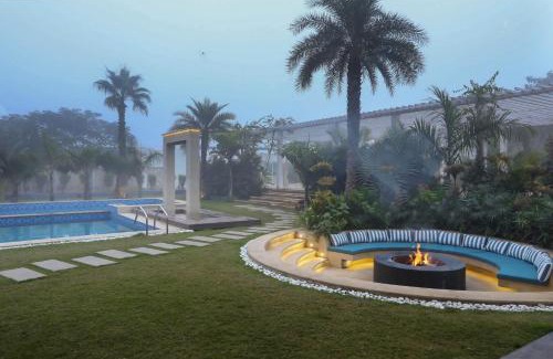 Amritsar Villa | Experience La Paradise: Outdoor Pool, Firepit & Deck Awaits