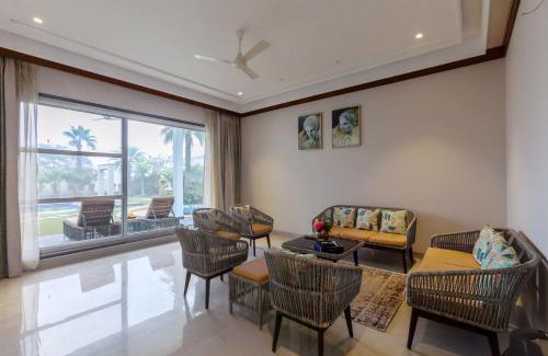 Amritsar Villa | Experience La Paradise: Outdoor Pool, Firepit & Deck Awaits