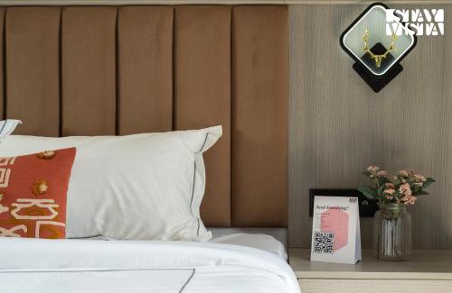 DLF Phase 3 Hotel | StayVista Residences near Cyber City Hub with Gym & Air Purifier