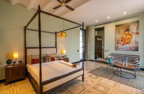 Delhi Villa | Experience Anantam: Villa with Grand Outdoor Pool & Lawn
