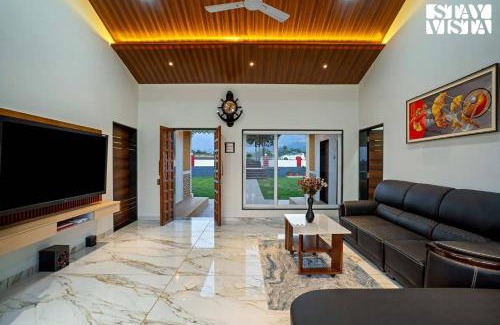 Shahapur Villa | Experience Glenview Villa: Mountain-View Oasis with Pool