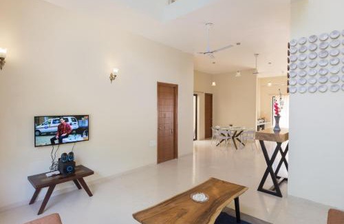 St.Stanislaus Villa Villa | Discover Greenwoods Villa: Private Pool & City-Center Access