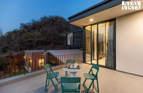 Bedla Villa | Discover Ikebana: Forest-Edge Villa with Infinity Pool