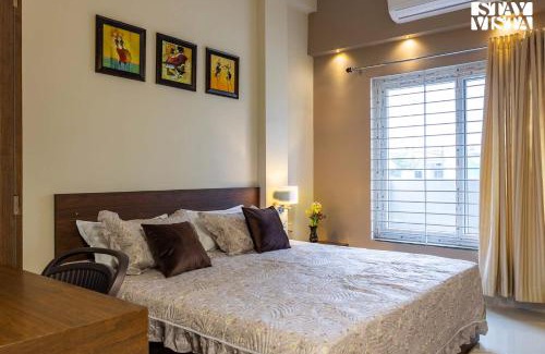 Ujjain Villa | Villa Orchid: Pet-Friendly Retreat with Lawn & Games