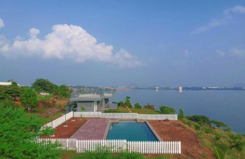 Igatpuri Villa | Discover Volendam Acres: Lake-View Villa with Pool & More