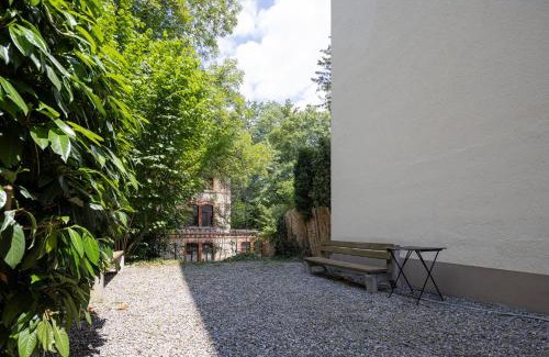 Hirslanden Apartment | Discover STAYY Bijou Balgrist: 4-Star Oceanfront Escape