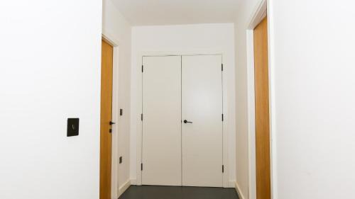 Sheffield Apartment | Family-Friendly StayZo: 3-Bedroom Apartment with Top Ratings