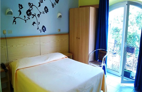 Novara Hotel | Budget-Friendly Stazione: Family-Friendly with Breakfast