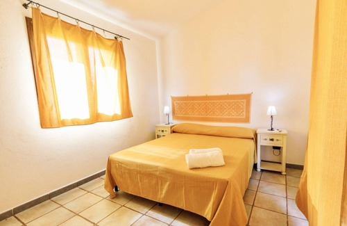 Badesi Bed & Breakfast | Inviting Stazzi di Gallura B&B with Pool and Breakfast
