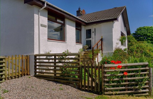 Ardnamurchan Peninsula Cottage | Pet-Friendly Steading Holidays - Ardvaig with Breakfast & Kitchen