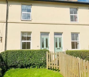 Newby Bridge House | Cozy Steam Train Cottage - A Lake District Retreat