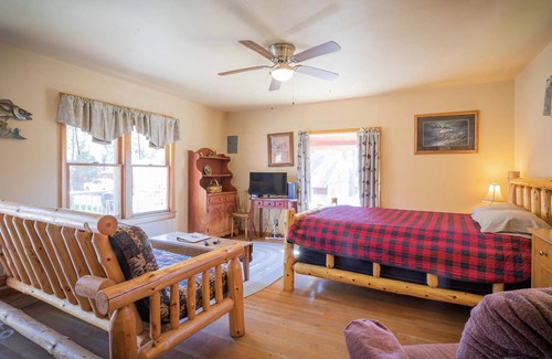 Walker Cabin | Romantic Oceanfront Retreat at Steamboat Bay Resort Cabin 6