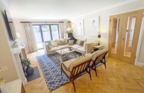 Chichester House | Family-Friendly Steddles in Chichester - Rated 9/10 by Guests