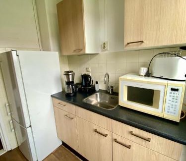 Korrewegwijk House | Budget-Friendly Stee in Stad with Kitchen & Breakfast