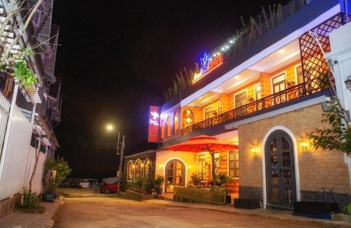 Da Lat Hotel | Discover Steed Hotel Đà Lạt: Family-Friendly & Breakfast Included