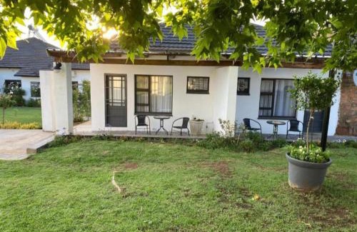 Magaliesberg Apartment | Discover Steenkoppies: Family-Friendly Apartment with Pool