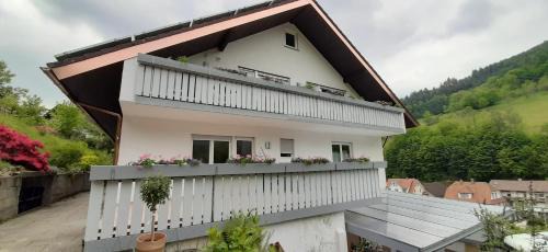 Bad Peterstal-Griesbach Bed & Breakfast | Inviting Steepleview House: Family-Friendly with Kitchenette